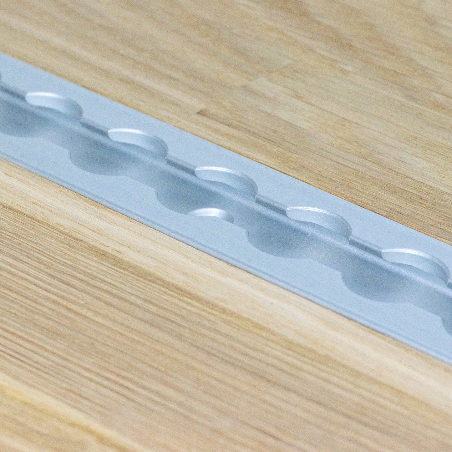 Schallplattenregal FRAME Flex mit VinylLock | Vinylhalter für LPs | Vinylregal für bis zu 100 Vinyl phonotastisch