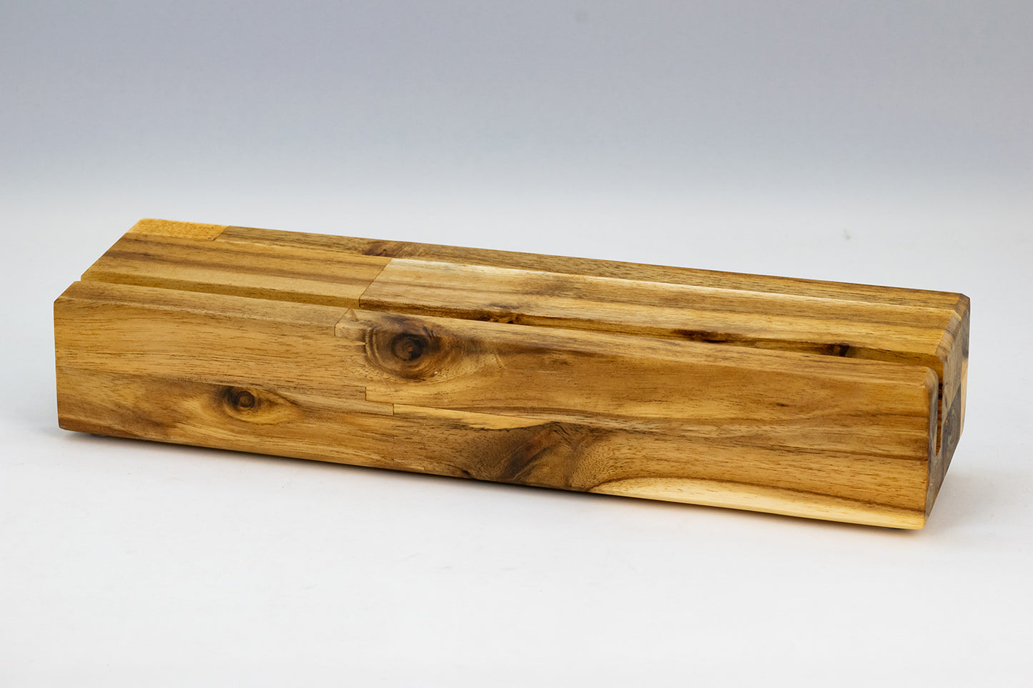 Schallplattenhalter, Vinylhalter, Schallplattenständer für eine Schallplatte aus Massivholz phonotastisch