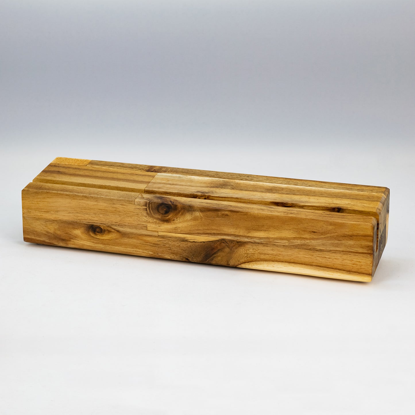 Schallplattenhalter, Vinylhalter, Schallplattenständer für eine Schallplatte aus Massivholz phonotastisch