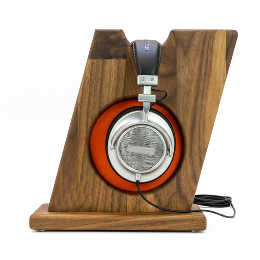 Stylischer Kopfhörerständer BULL-EYES mit innenliegendem Ohrpolsterschutz und praktischer Bügelablage. phonotastisch