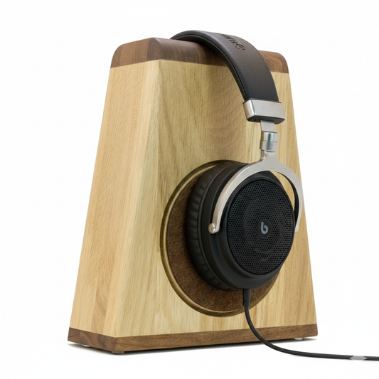 Edler Kopfhörerständer mit austauschbarem und aufliegenden Ohrpolsterschutz. phonotastisch