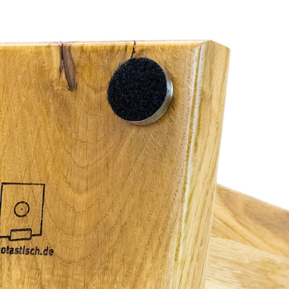 Kopfhörerständer theONE – schlichte Schönheit aus Edelstahl und Eiche. Phonotastisch