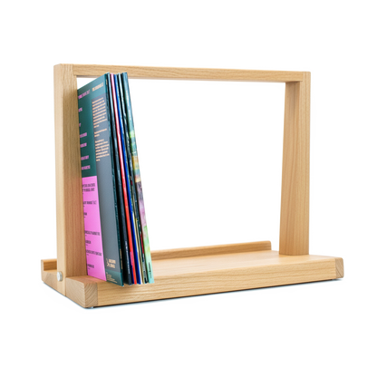  „Kompaktes Vinylregal aus Holz für kleine Schallplattensammlungen“ 