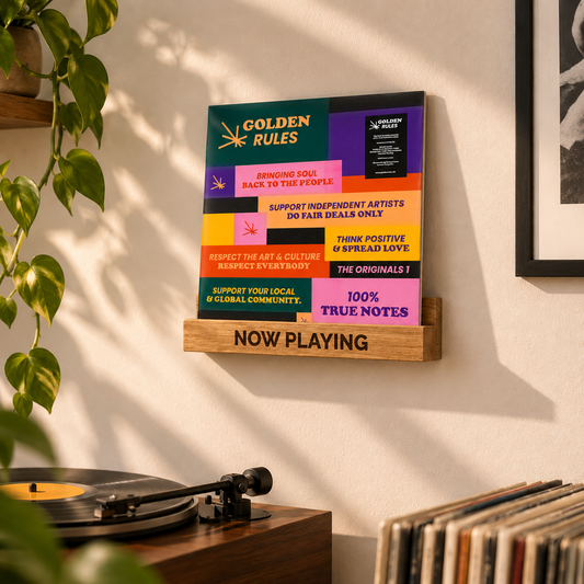 Schallplatten-Wandregal für 1 Vinyl inklusive Lasergravur NOW PLAYING. phonotastisch