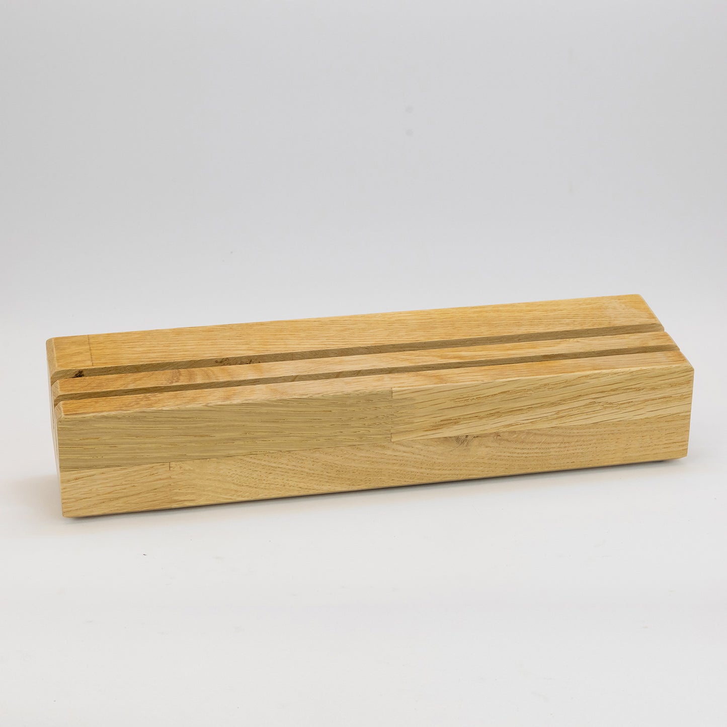  „Modernes Schallplattenregal aus Holz für geordnete Vinylsammlung“ 