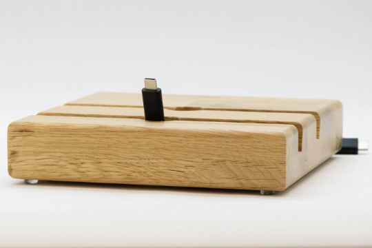 Tablet Halter, Tablet Halterung, Handy Halter für 2 Geräte aus Holz –  Phonotastisch